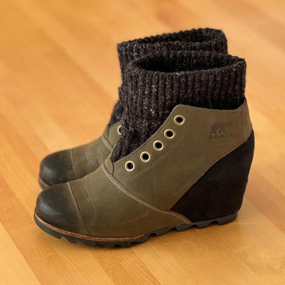 Sorel Joanie Sweater Wedge Boots Women’s 8.5